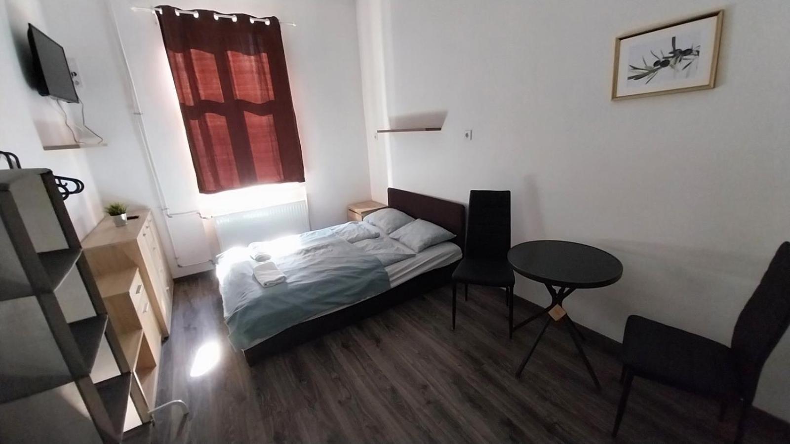 Aradi Rooms With Private Bathroom In The City Centre Budapest Eksteriør bilde