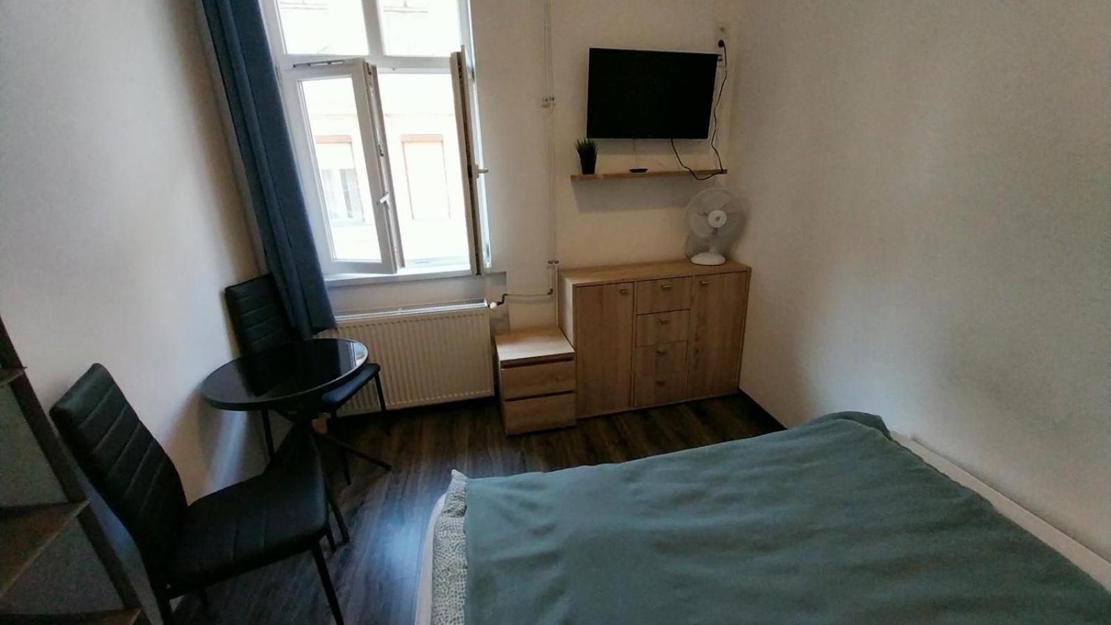 Aradi Rooms With Private Bathroom In The City Centre Budapest Eksteriør bilde