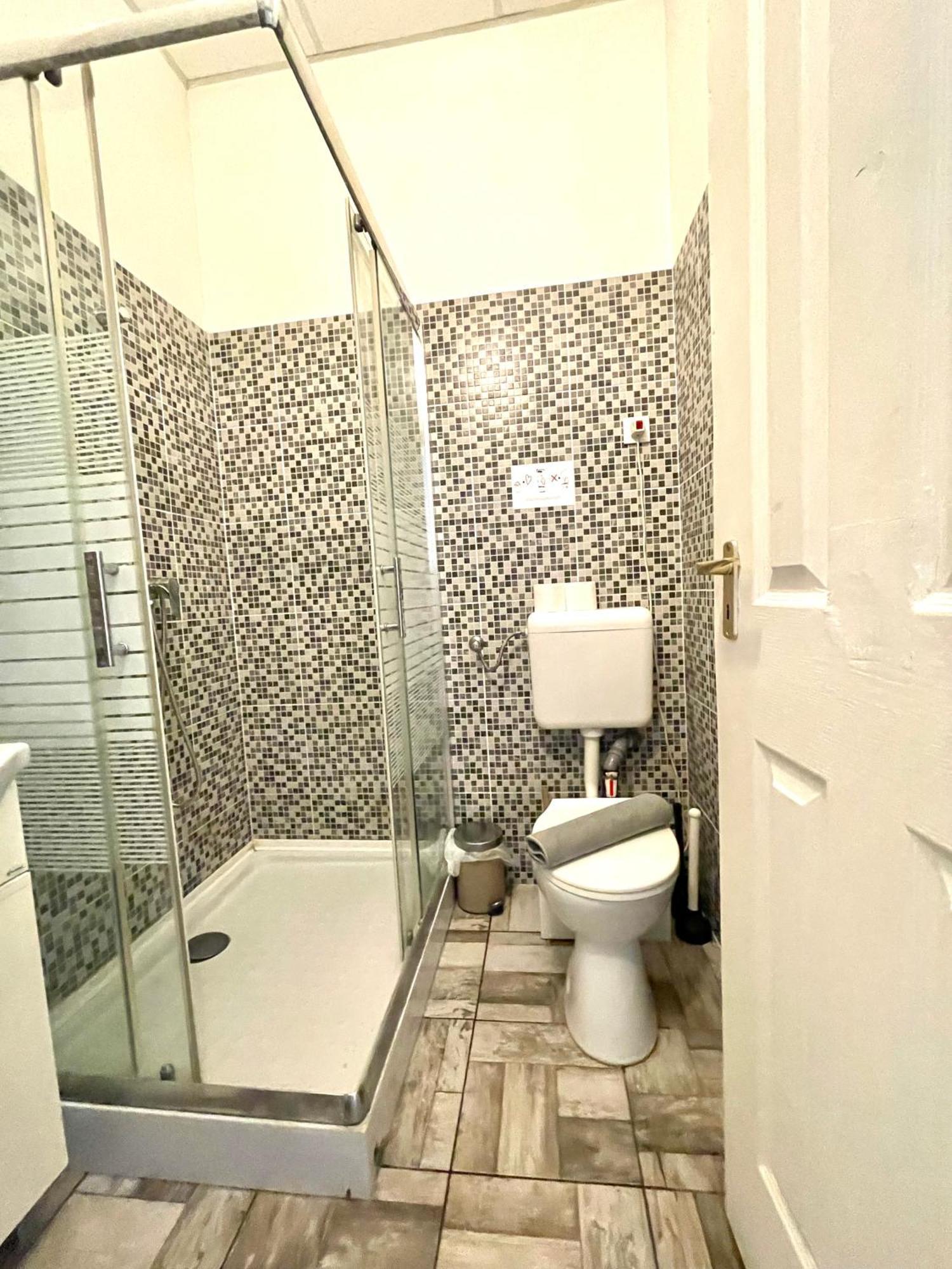Aradi Rooms With Private Bathroom In The City Centre Budapest Eksteriør bilde