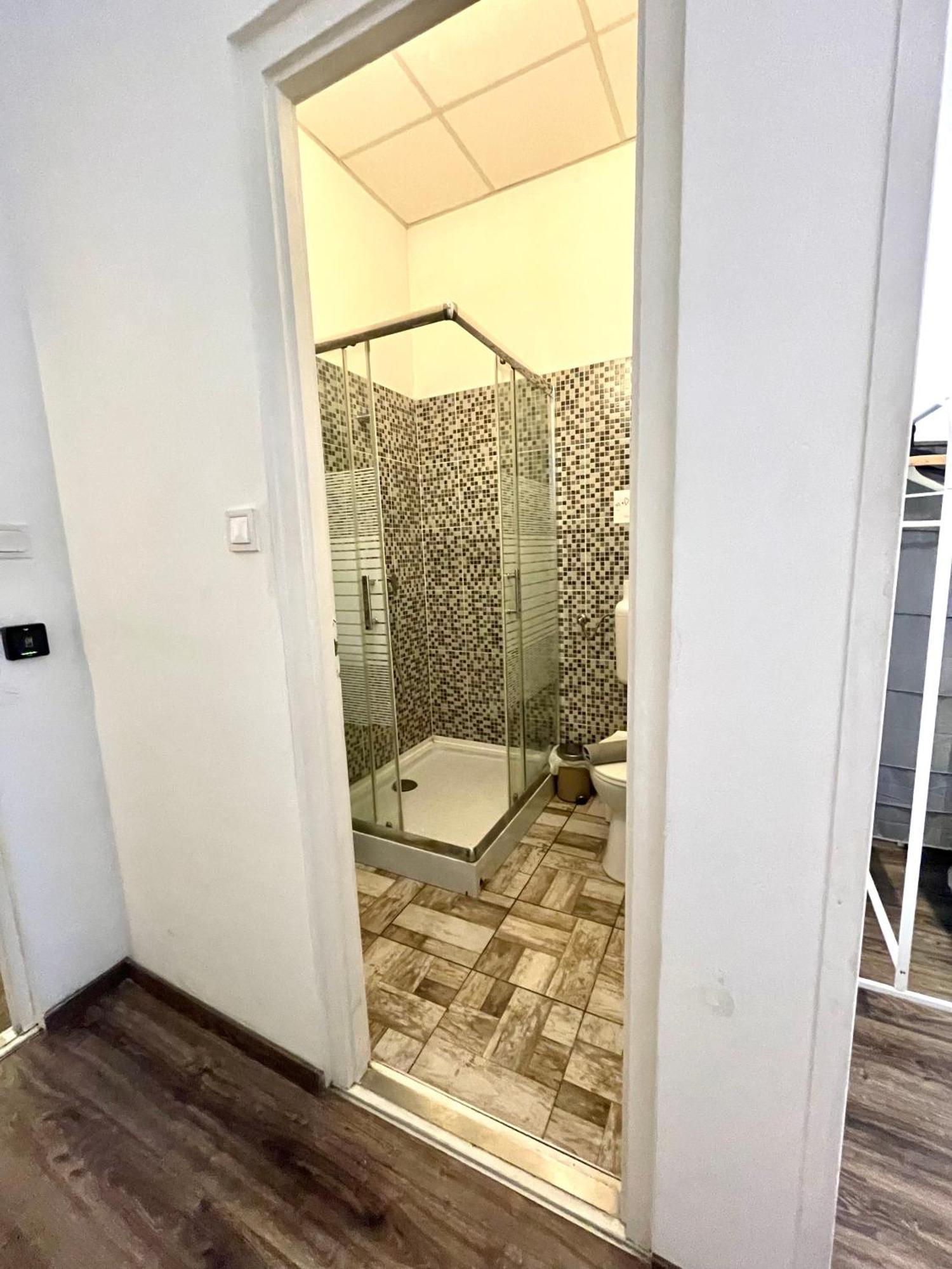 Aradi Rooms With Private Bathroom In The City Centre Budapest Eksteriør bilde